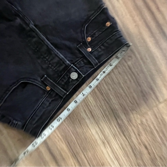 Levi’s Ribcage Black Denim Shorts - Picture 8 of 10